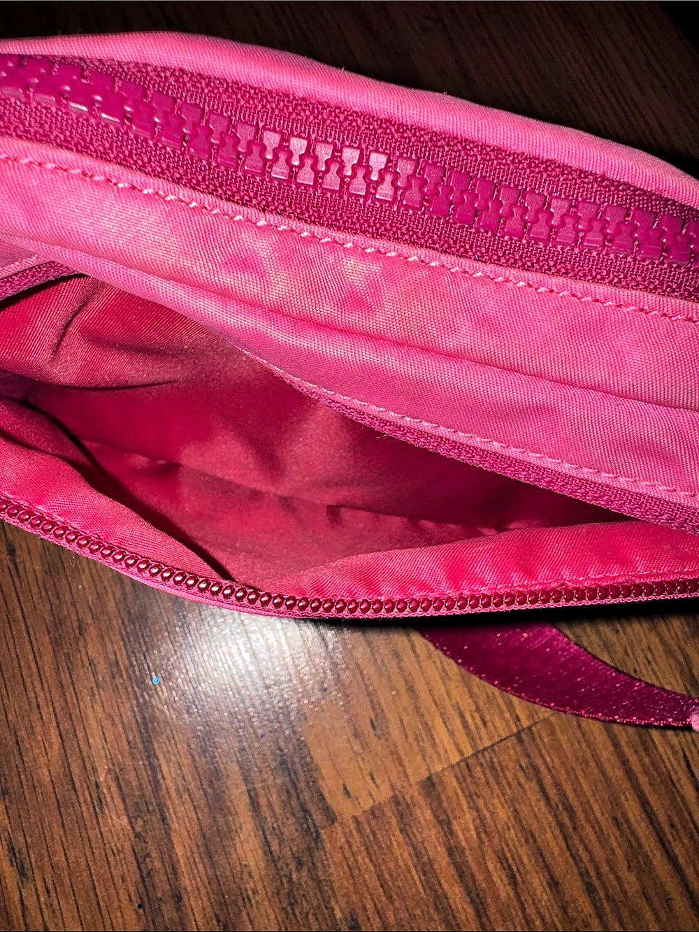 lululemon Everywhere Belt Bag Crossbody Bag Pink 45.T - Picture 3 of 4